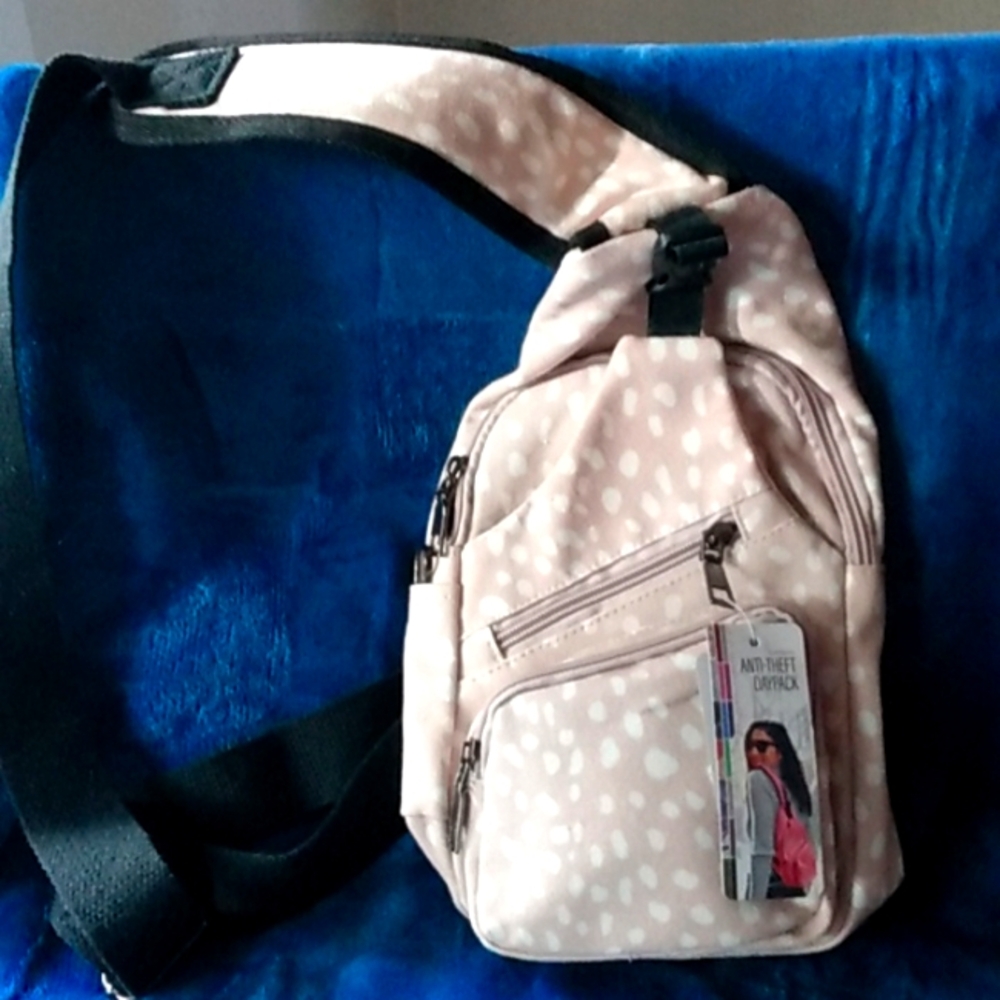 NUPOUCH ANTI THEFT DAY PACK